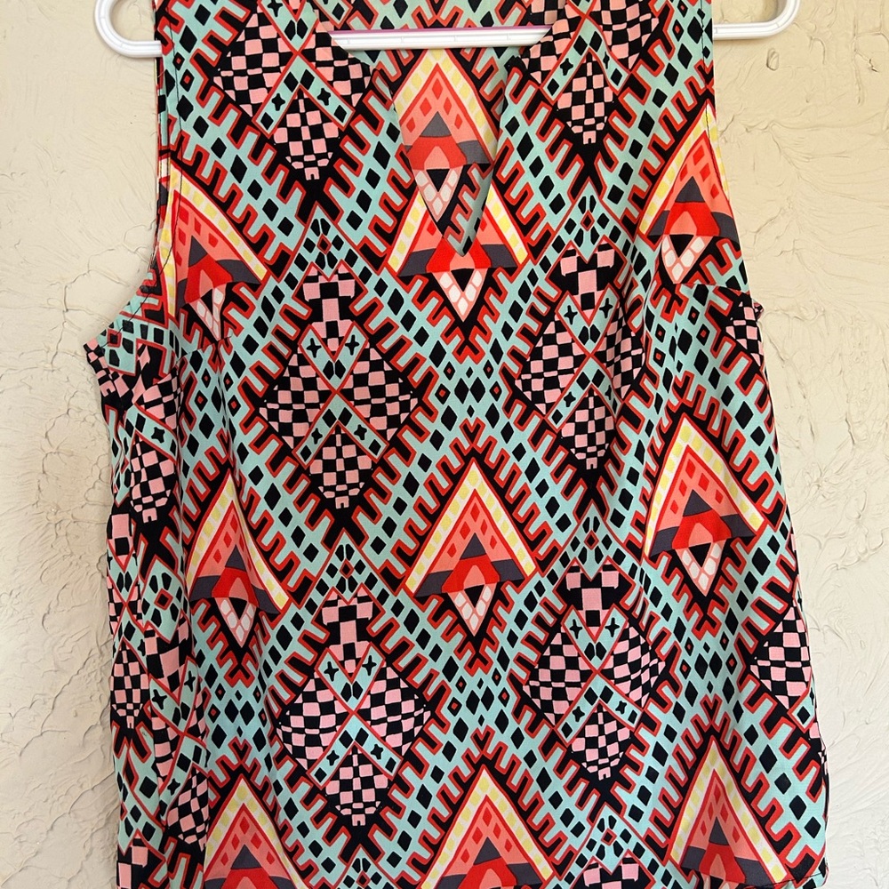 Geometric Patterned Sleeveless Top